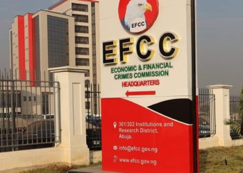 EFCC Hails CBN, Moves to Clampdown on Currency Hoarders