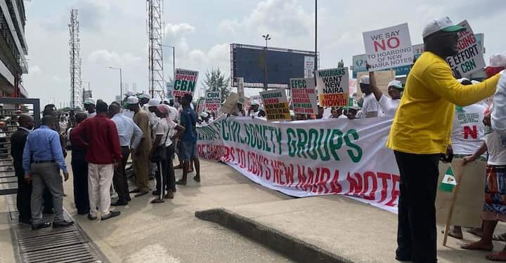 NAIRA SWAP IS NECESSARY PAIN FOR GROWTH: FG TELLS NIGERIANS AS PROTEST ROCKS LAGOS