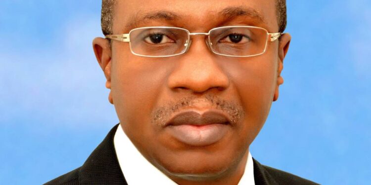NAIRA NOTES: EMEFIELE BOWS, OKAYS OLD NOTES AS LEGAL TENDER