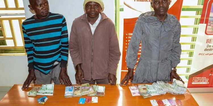 EFCC Arrests Three for Suspected Currency Racketeering 