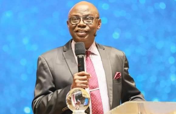 TINUBU CELEBRATES PASTOR TUNDE BAKARE ON HIS 70TH BIRTHDAY