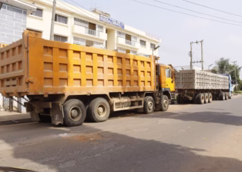 EFCC Arrests 10 Suspects,  Trucks for  Suspected  Illegal Mining Activities