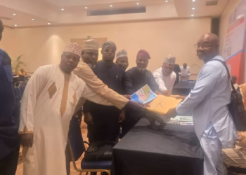 2027: Barrister Afolabi Submits APC Nomination Form, Receives Backing from Edu, Moro, Patigi Stakeholders